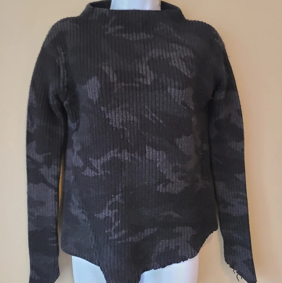 Generation love camo cashmere blend sweater Women's sz.S - Picture 2 of 10